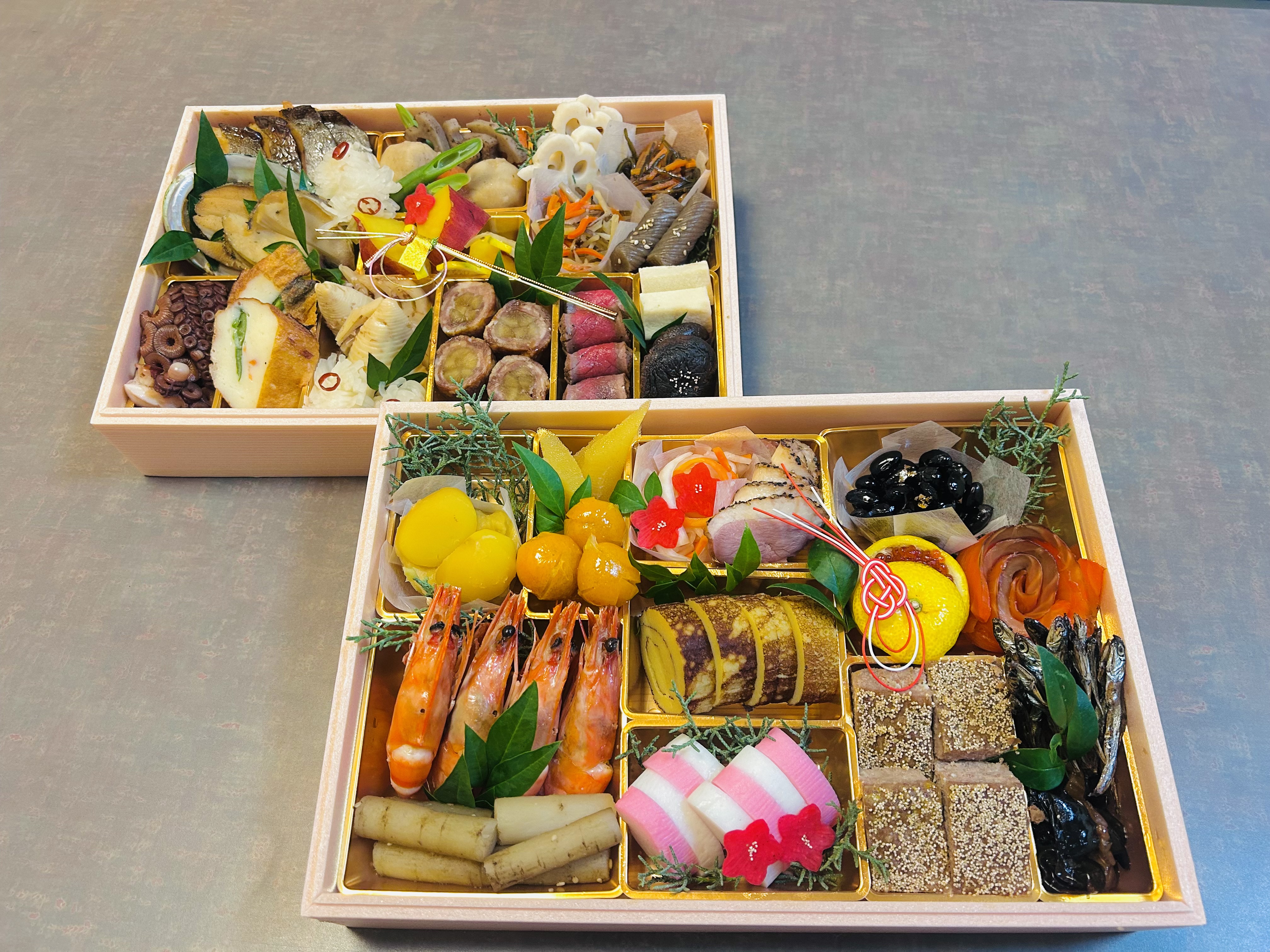 おせち料理予約受付中|地元の食材を中心にした彩り豊かなおせちをご家族皆様とお楽しみください